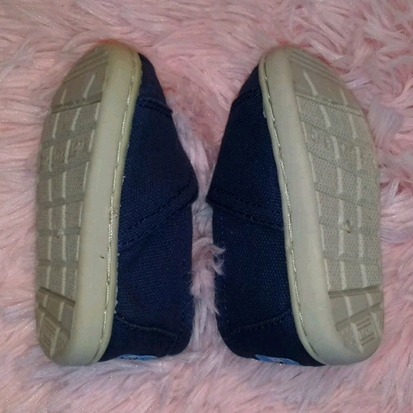 Toms Shoes - Picture 5 of 5